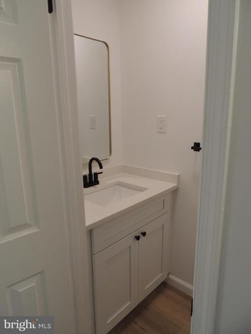 13 HERITAGE CT, Ewing, NJ 08628