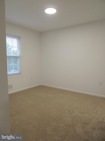 13 HERITAGE CT, Ewing, NJ 08628