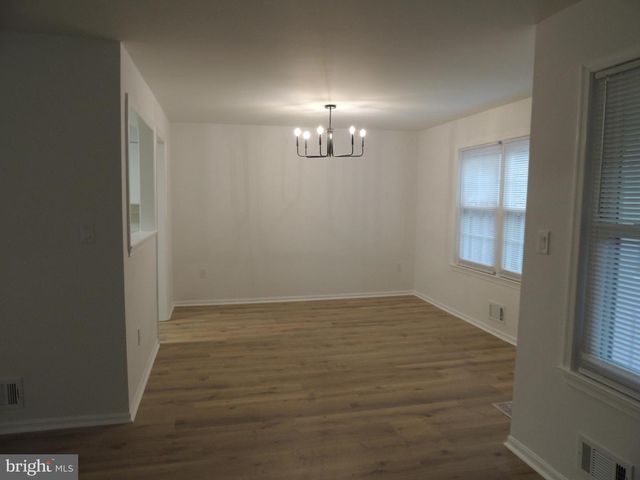 13 HERITAGE CT, Ewing, NJ 08628