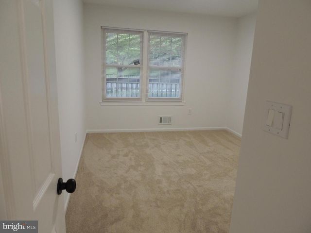 13 HERITAGE CT, Ewing, NJ 08628