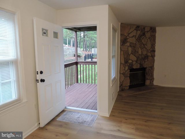 13 HERITAGE CT, Ewing, NJ 08628