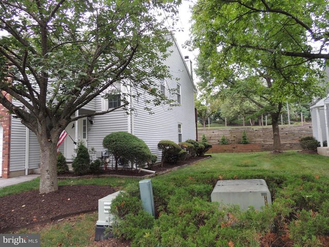 13 HERITAGE CT, Ewing, NJ 08628