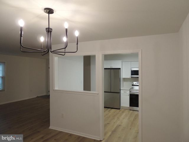 13 HERITAGE CT, Ewing, NJ 08628