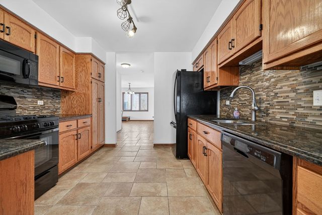 420 Windsor Drive, Oswego, IL 60543