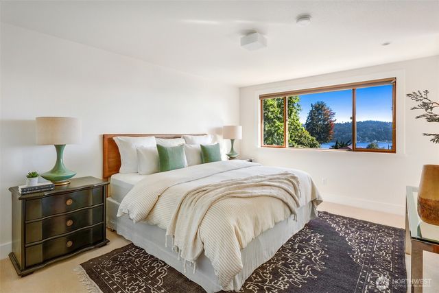 13025 42nd Avenue NE, Seattle, WA 98125