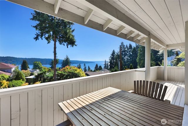 13025 42nd Avenue NE, Seattle, WA 98125