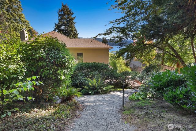 13025 42nd Avenue NE, Seattle, WA 98125