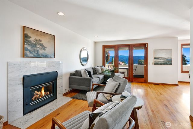 13025 42nd Avenue NE, Seattle, WA 98125