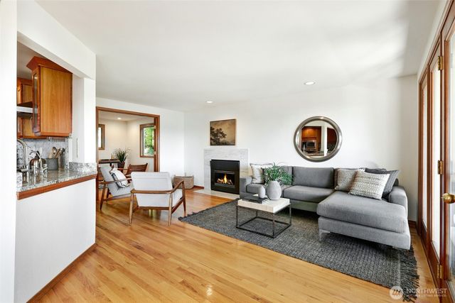 13025 42nd Avenue NE, Seattle, WA 98125