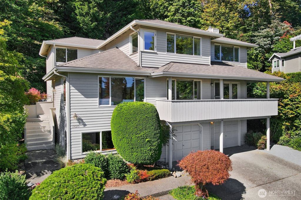13025 42nd Avenue NE, Seattle, WA 98125