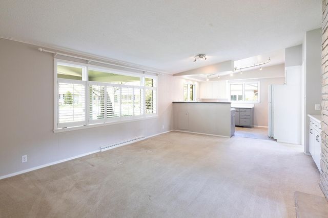 5621 Interlachen Circle, Edina, MN 55436