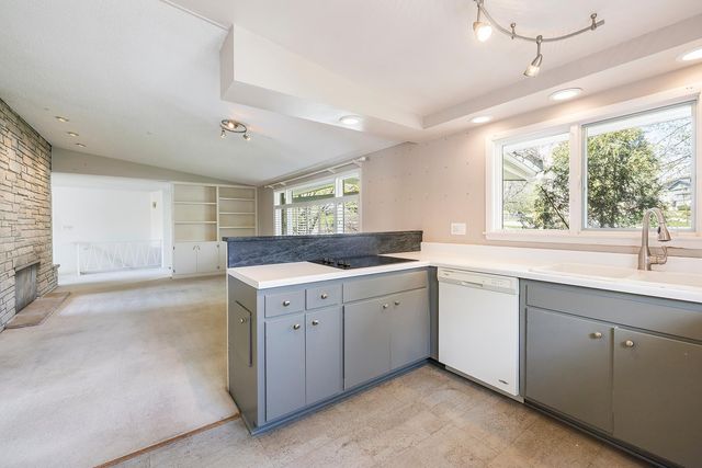 5621 Interlachen Circle, Edina, MN 55436