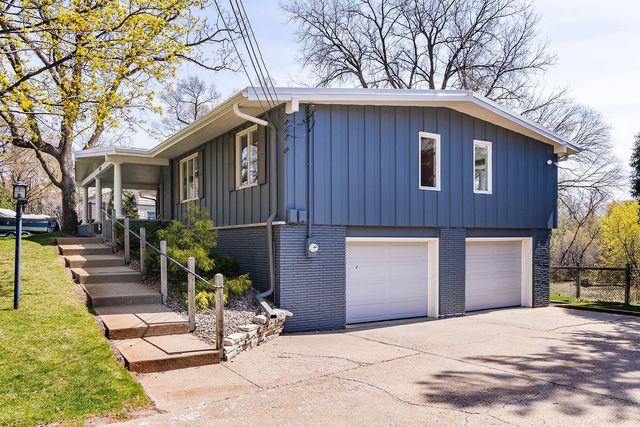 5621 Interlachen Circle, Edina, MN 55436