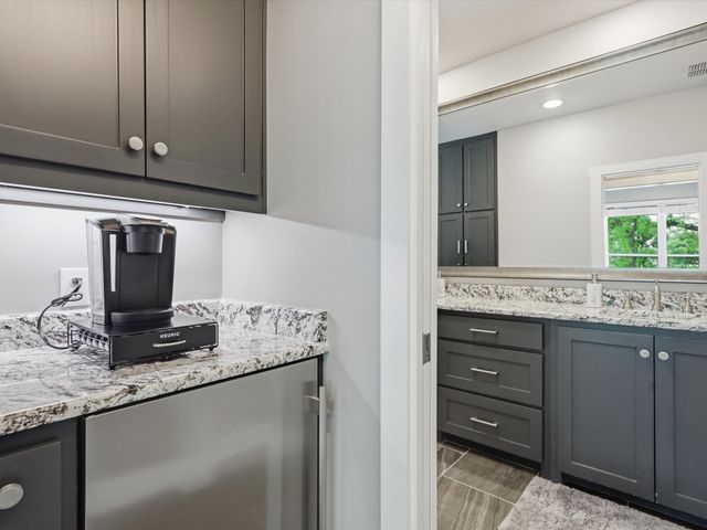 1913 E Lake Drive, Weatherford, TX 76087