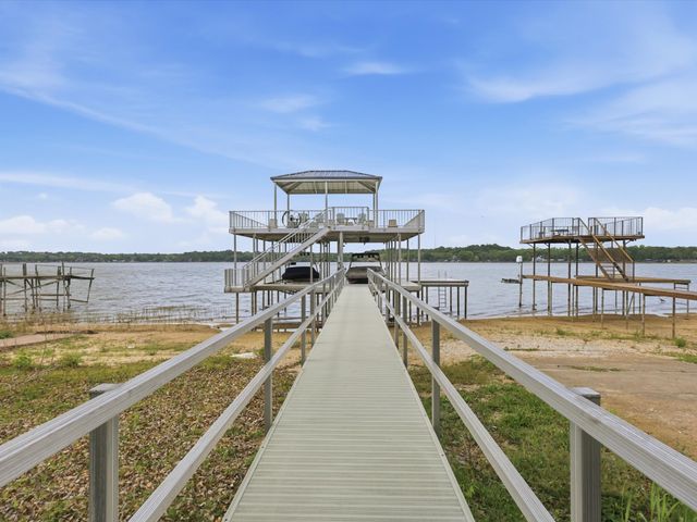 1913 E Lake Drive, Weatherford, TX 76087