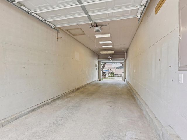 1913 E Lake Drive, Weatherford, TX 76087