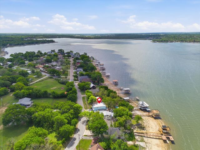 1913 E Lake Drive, Weatherford, TX 76087