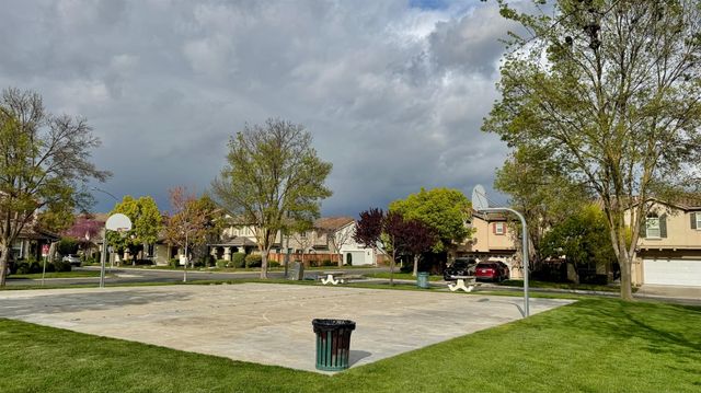10845 Peony Place Dr, Stockton, CA 95209