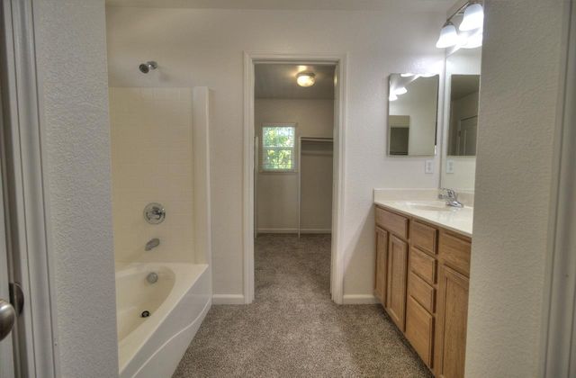 10845 Peony Place Dr, Stockton, CA 95209