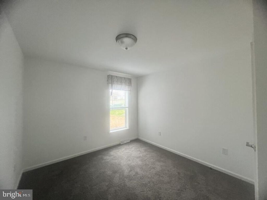 71 ASH RD, Hamburg, PA 19526