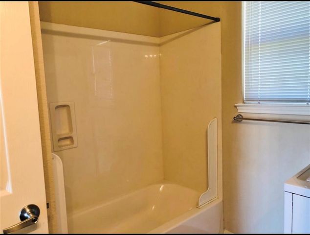 2508 S Houston Avenue D, Humble, TX 77396