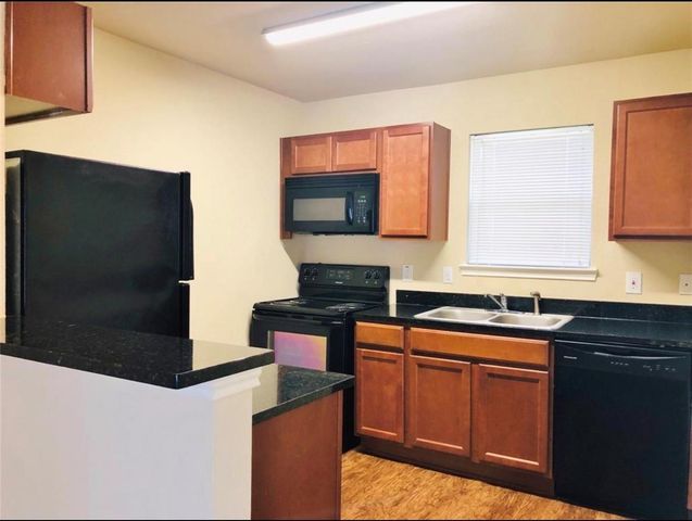 2508 S Houston Avenue D, Humble, TX 77396