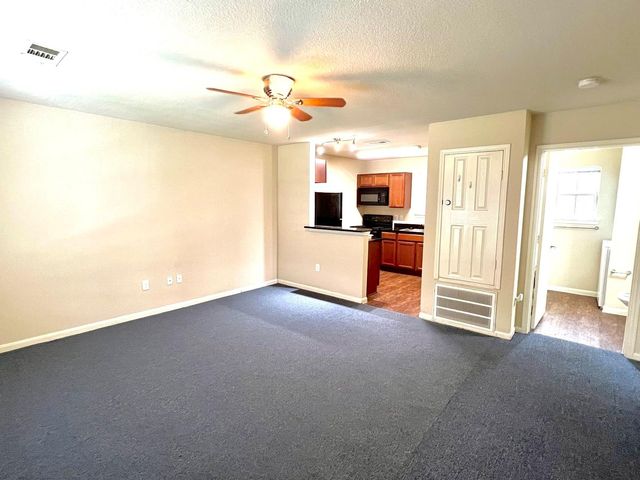 2508 S Houston Avenue D, Humble, TX 77396