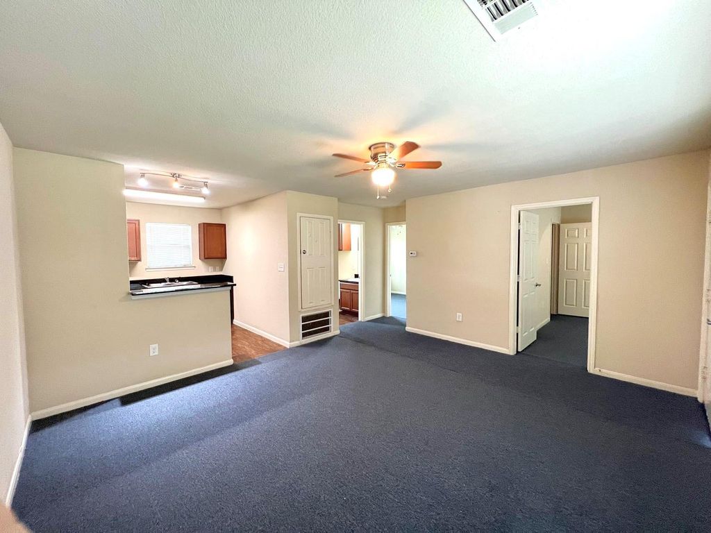 2508 S Houston Avenue D, Humble, TX 77396