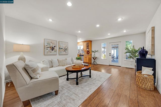 1730 Elm Rd, Concord, CA 94519