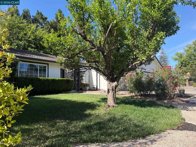 1730 Elm Rd, Concord, CA 94519