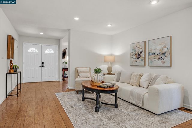1730 Elm Rd, Concord, CA 94519