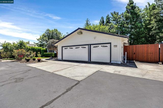 1730 Elm Rd, Concord, CA 94519