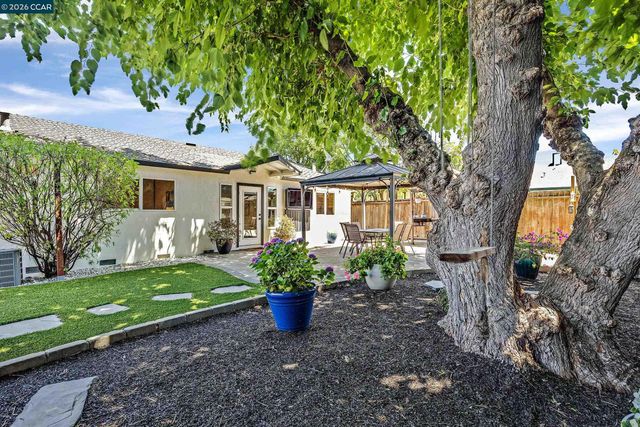 1730 Elm Rd, Concord, CA 94519