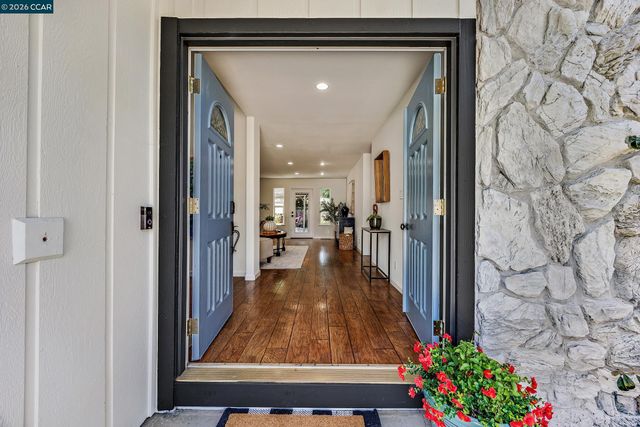 1730 Elm Rd, Concord, CA 94519