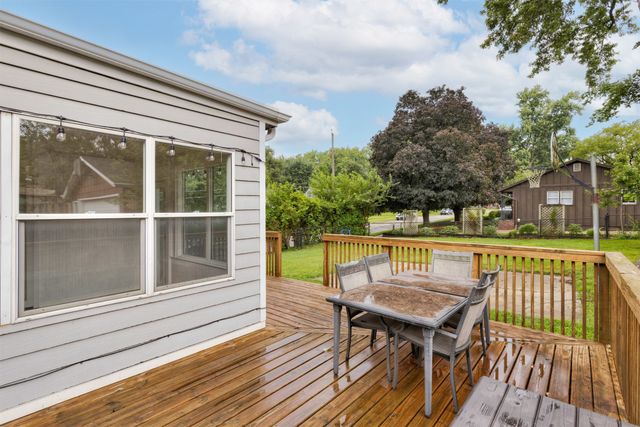 6409 Roseland Drive, Urbandale, IA 50322