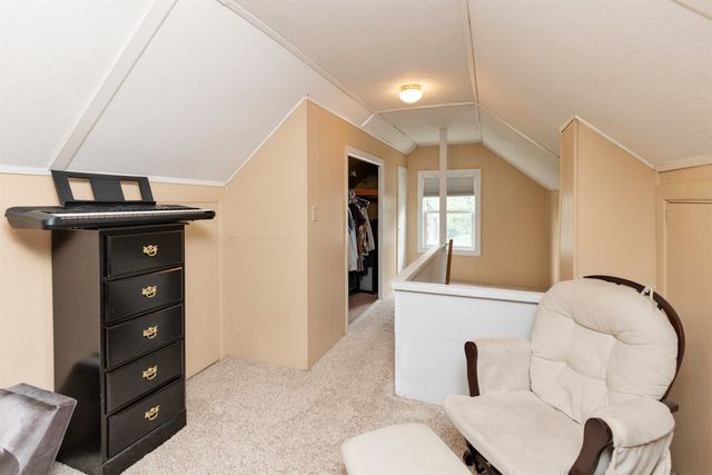 6409 Roseland Drive, Urbandale, IA 50322