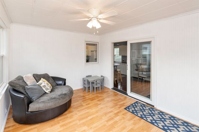 6409 Roseland Drive, Urbandale, IA 50322