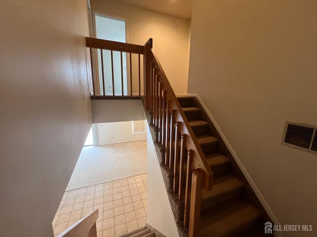 89 Gate house Lane, Edison, NJ 08820