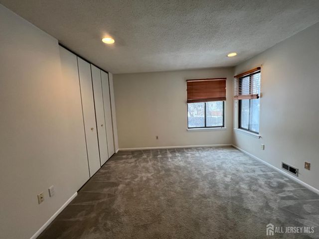 89 Gate house Lane, Edison, NJ 08820