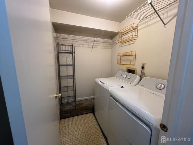 89 Gate house Lane, Edison, NJ 08820