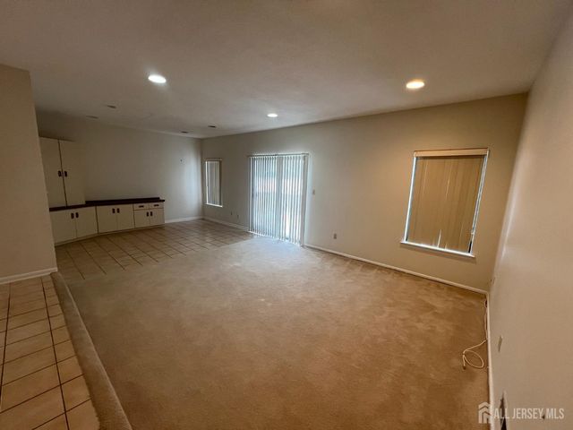 89 Gate house Lane, Edison, NJ 08820