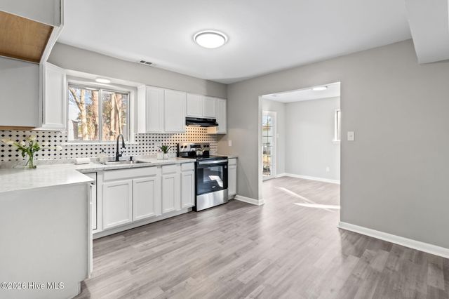 214 Kerry Court, Jacksonville, NC 28546