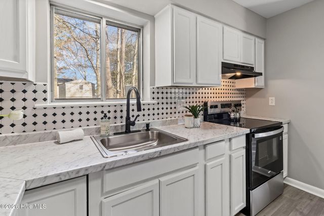 214 Kerry Court, Jacksonville, NC 28546