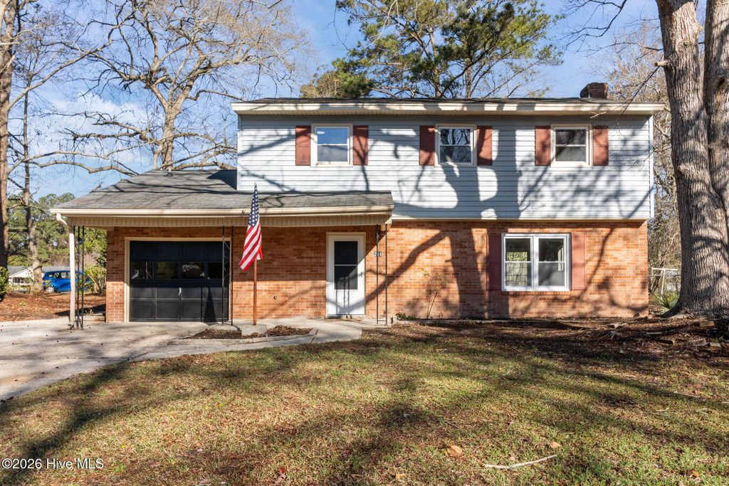 214 Kerry Court, Jacksonville, NC 28546