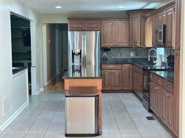 5319 Brookswood Rd, Crestwood, KY 40014