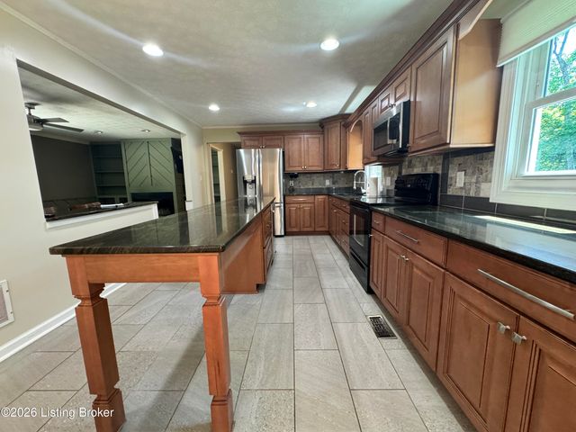 5319 Brookswood Rd, Crestwood, KY 40014