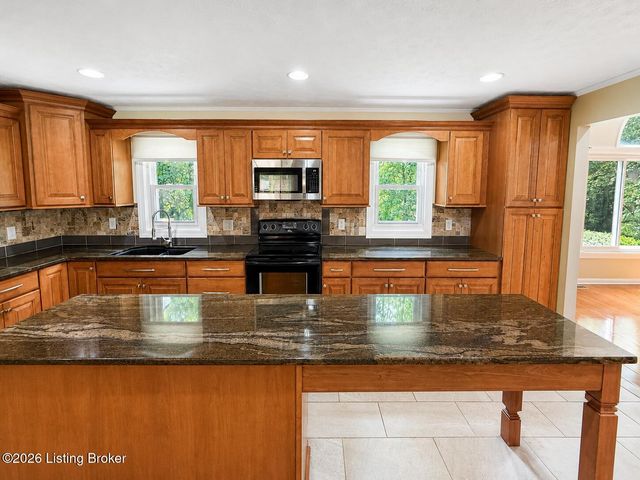 5319 Brookswood Rd, Crestwood, KY 40014