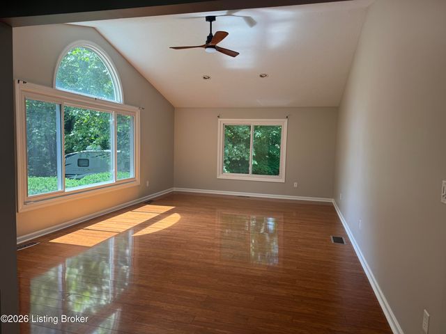 5319 Brookswood Rd, Crestwood, KY 40014