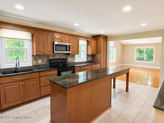 5319 Brookswood Rd, Crestwood, KY 40014