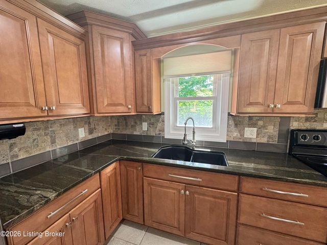 5319 Brookswood Rd, Crestwood, KY 40014